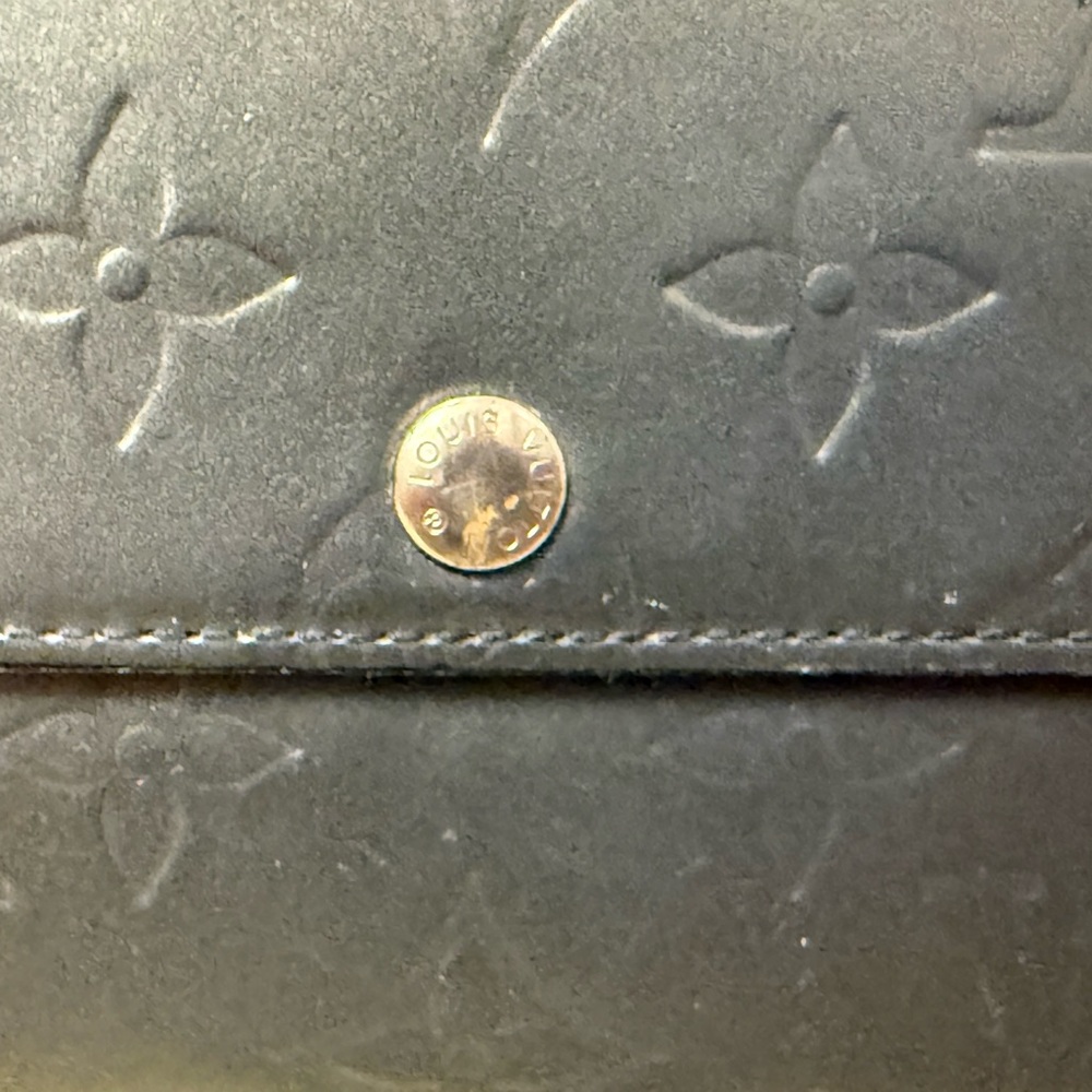 SOLD LOUIS VUITTON Metallic Monogram Vernis Sarah Long Bi-Fold Wallet - Picture 3 of 16